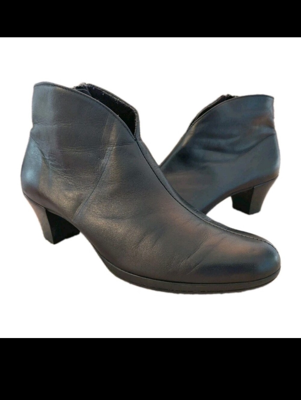 Munro Robyn V-Cut Black Leather Boots Side Zipper Block Heel Womens 8
